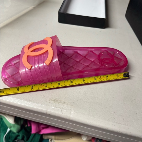 Chanel pink jelly slides size 41 box included - Picture 7 of 7